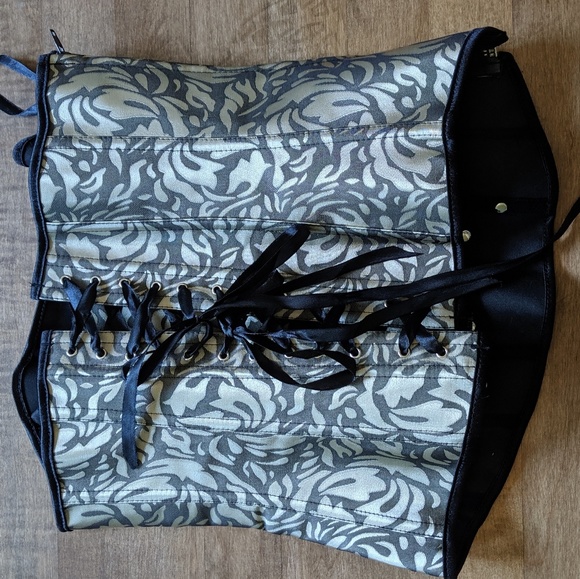 Buckle and Chain Corset - Picture 2 of 5